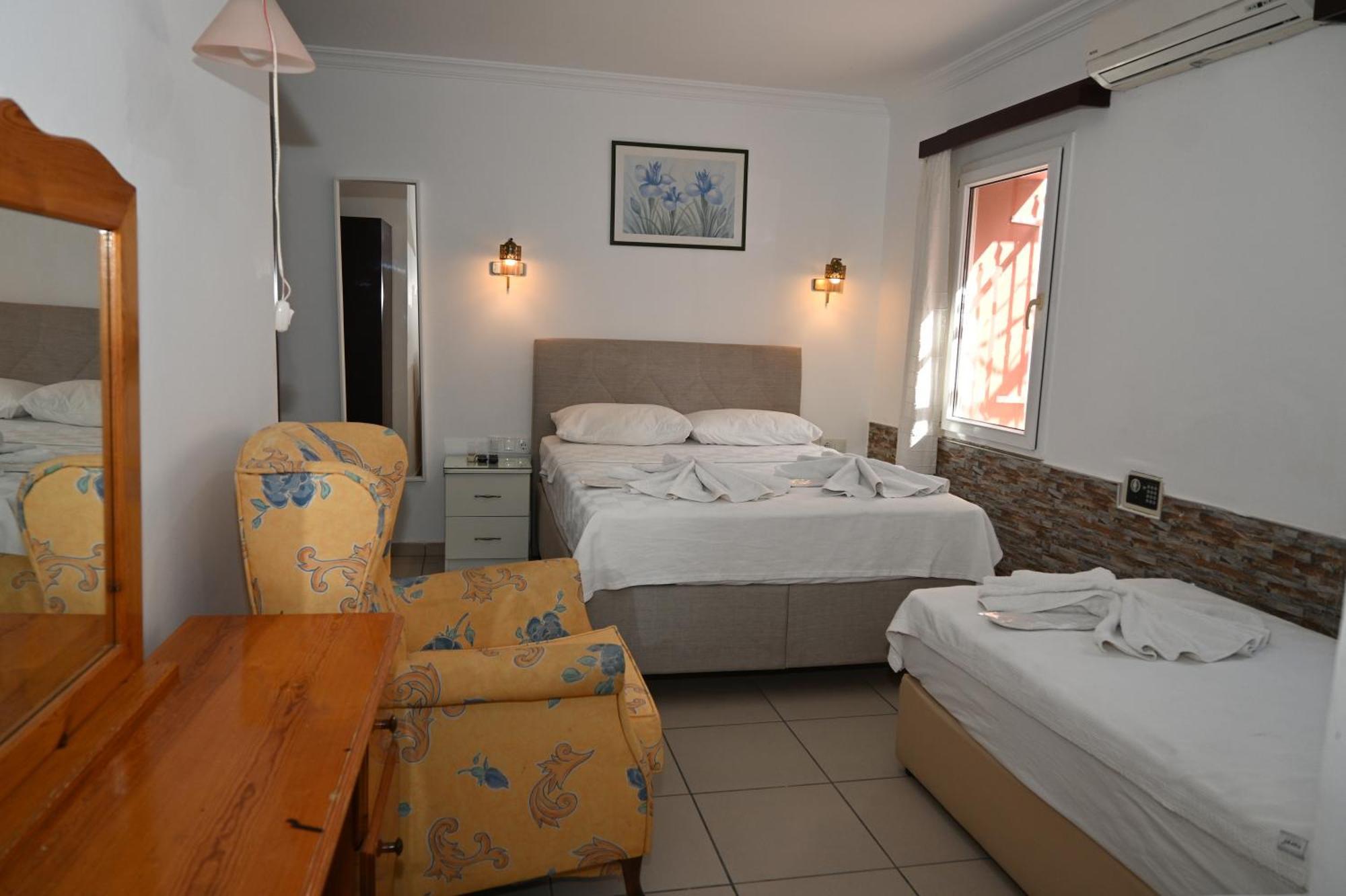 Melis Pansiyon Bodrum Exterior foto
