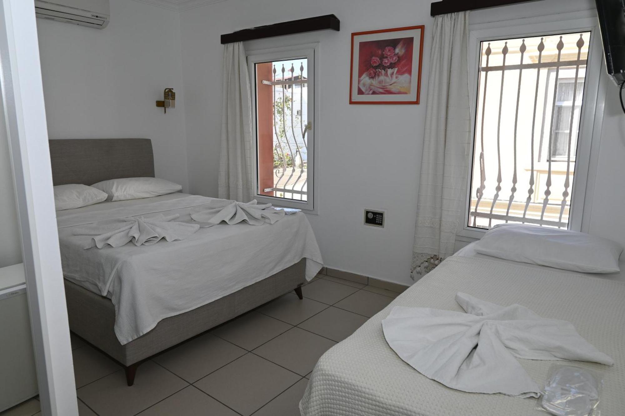 Melis Pansiyon Bodrum Exterior foto