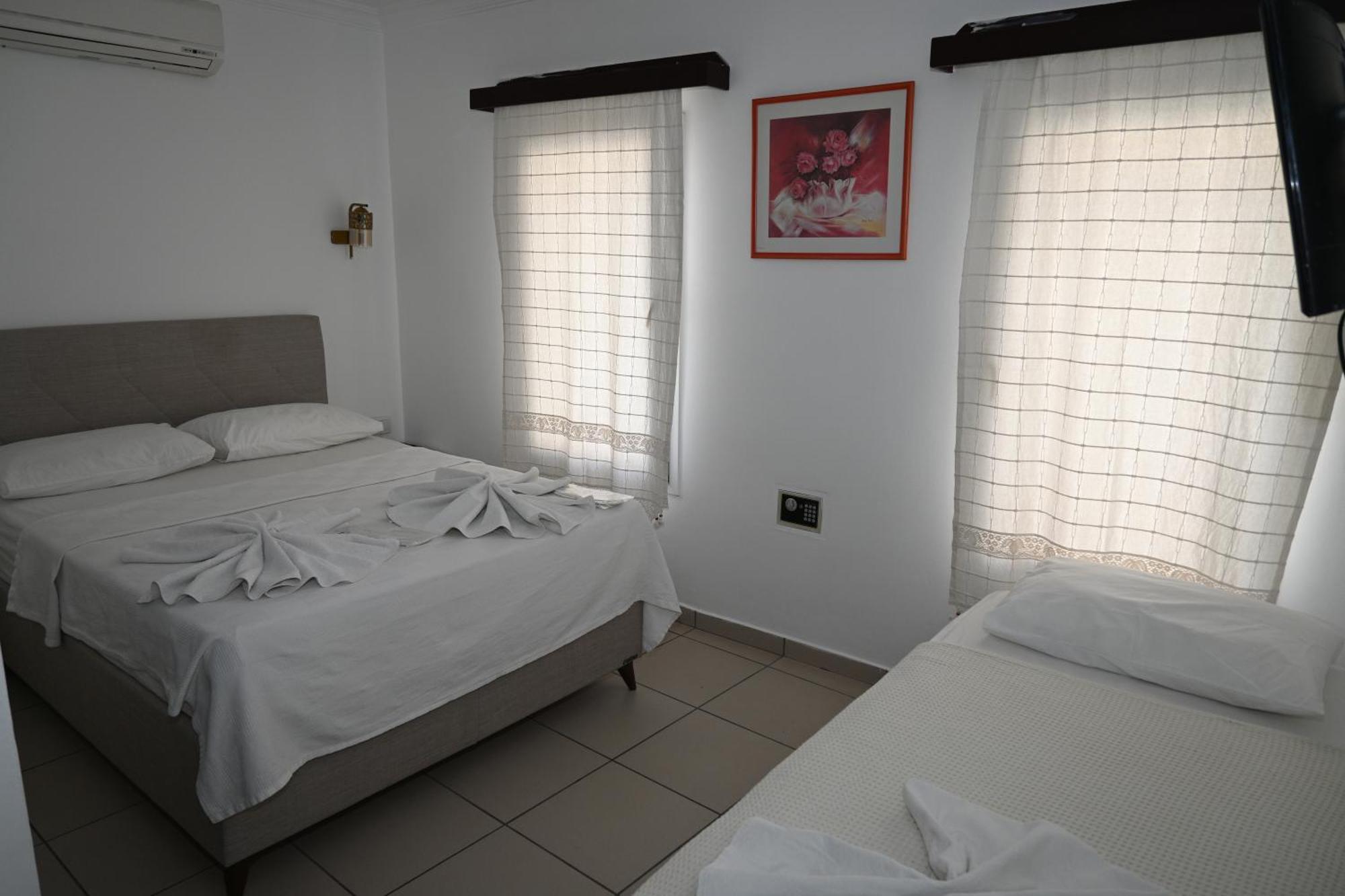 Melis Pansiyon Bodrum Exterior foto