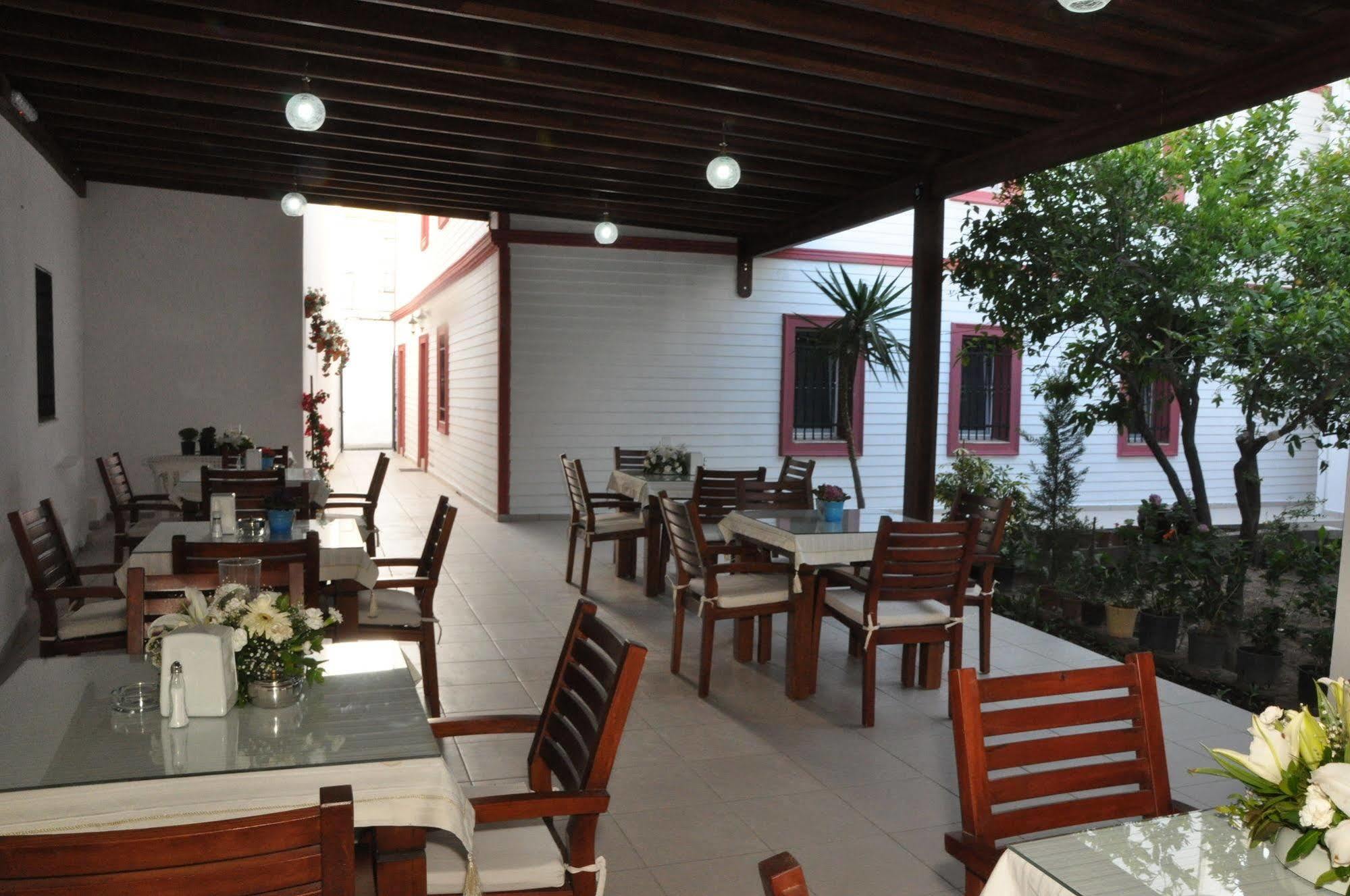 Melis Pansiyon Bodrum Exterior foto